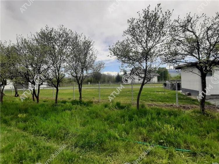 Teren cu utilitati situat la drum in Avrig zona Valea Avrigului - 4