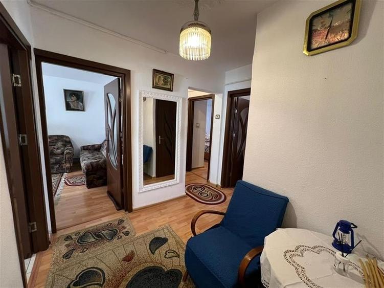 Apartament cu 3 camere decomandat - 70 mp - Zona Adriatica, Str. Aleea Visinului - 1