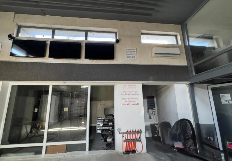 Spatiu 140 mp Eroii Revolutiei - 12