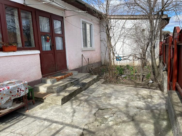 Casă de vînzare m-ai multe detalii la telefon 0034642923448 - 1