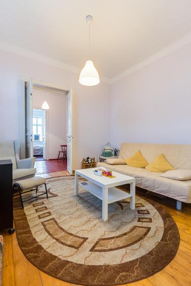 Apartament cu 2 camere semidecomandat în Banu Manta
