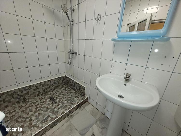 Casa 4 Camere , Corunca , Echipe Muncitori , Max 12 Pers - 1