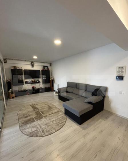 Apartament cu 3 camere, 68 mp, etaj intermediar, zona Tracto - 8