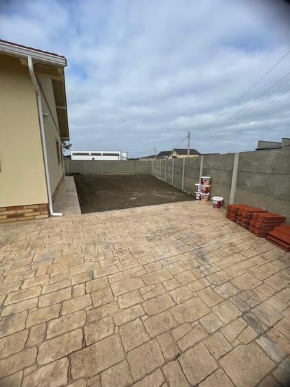 Două jumătăți de duplex, Bucovat - 9