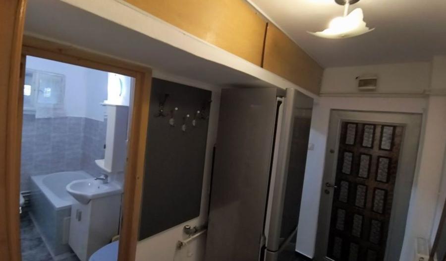 Inchiriez apartament 250 - 4