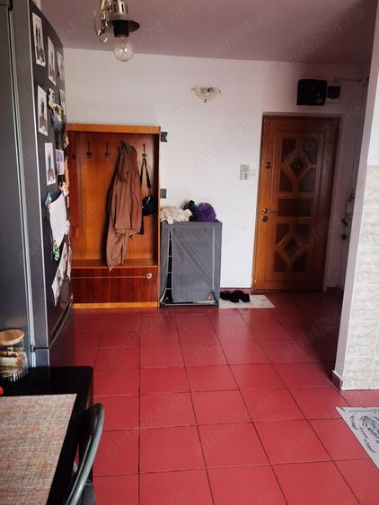 Camera de inchiriat marasti pentru o tanara fata. - 3