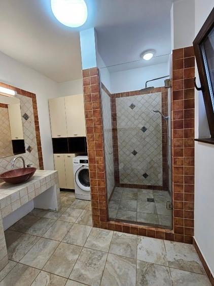 Vila ideală pentru familie, cu panouri fotovoltaice, situată în livadă - 14