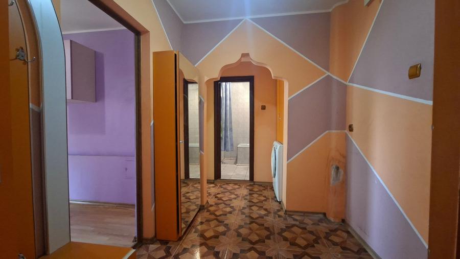 Apartament cu 2 camere decomandat în Micro 18