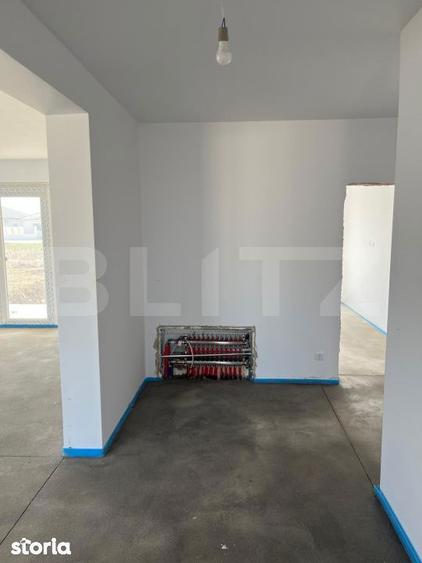 Casa individuala Santandrei cu gard imprejmuire din placi de beton - 3