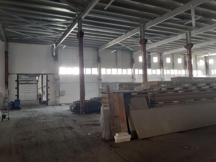Hala renovata situata in zona Progresul - 11