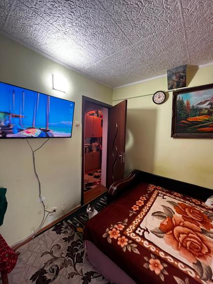 Apartament cu 3 camere semidecomandat în Dacia
