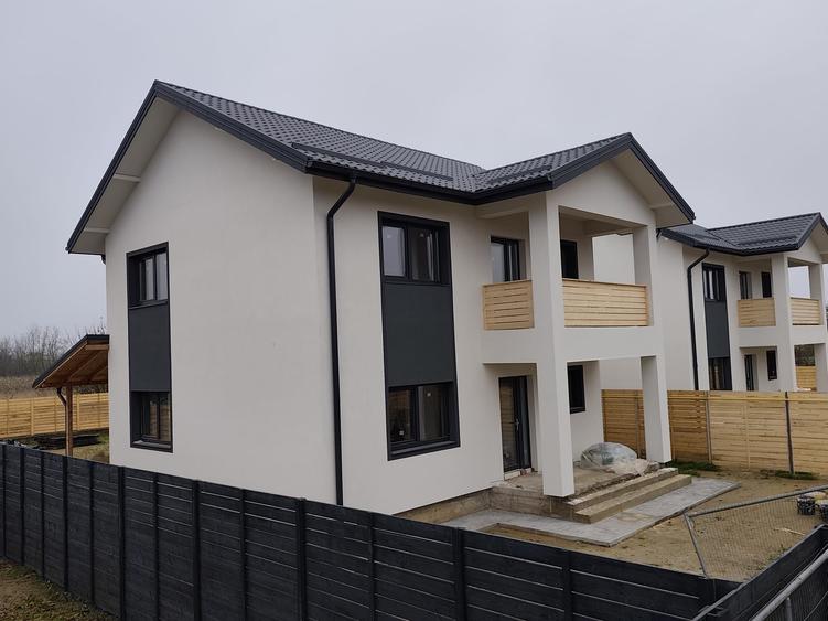 FARA COMISION case 4 camere 2 bai terasa P+1+pod canal apa gaz curent la cheie - 2