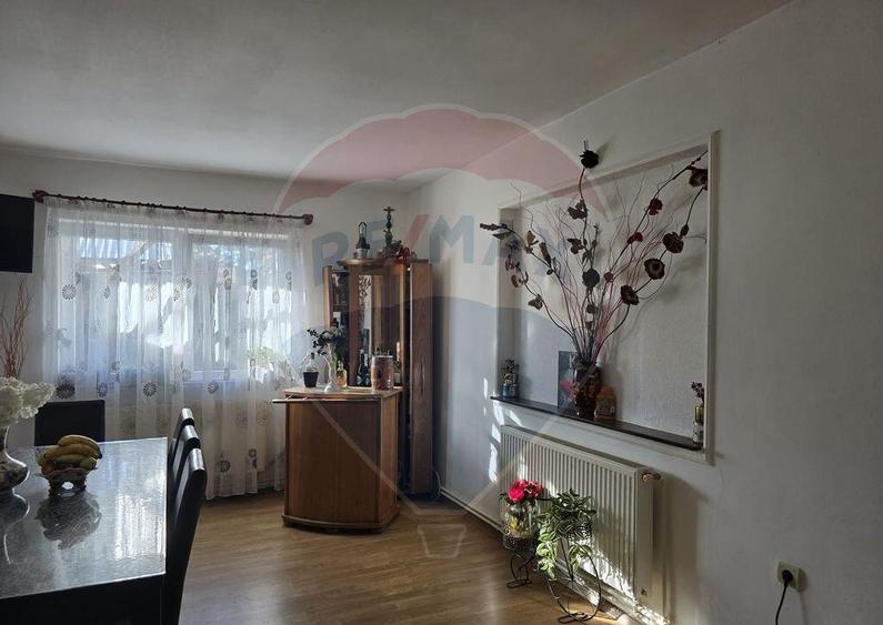 Casa / Vila cu 5 camere de vanzare in zona George Enescu - 2