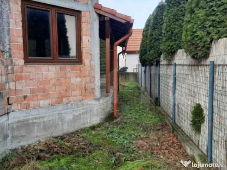 Casa la ro?u de vanzare 242mp construiti, 500 mp teren ?? - 3
