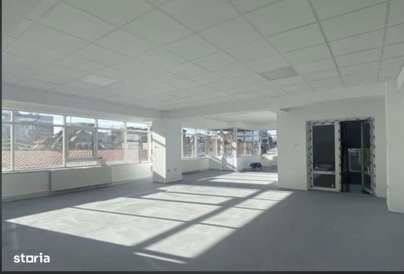 Spatiu comercial cu parcare in Pitesti, strada Crinului nr 6 - 4