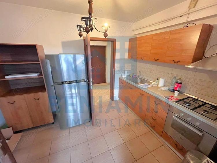 Apartament 3 camere decomandat etaj 1 an 2009 centrala parcare - 9