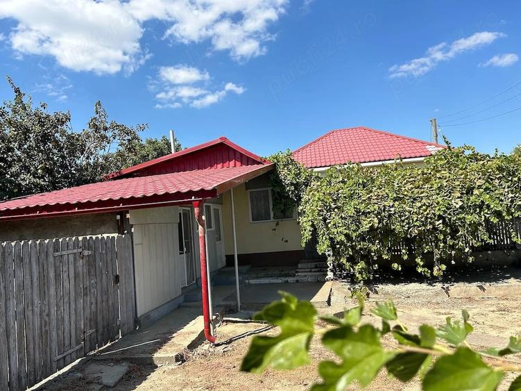 Casa cu 10 incaperi, teren 968 mp, anexe, beci ?i gradina, Vacareni (jud. Tulcea) - 4