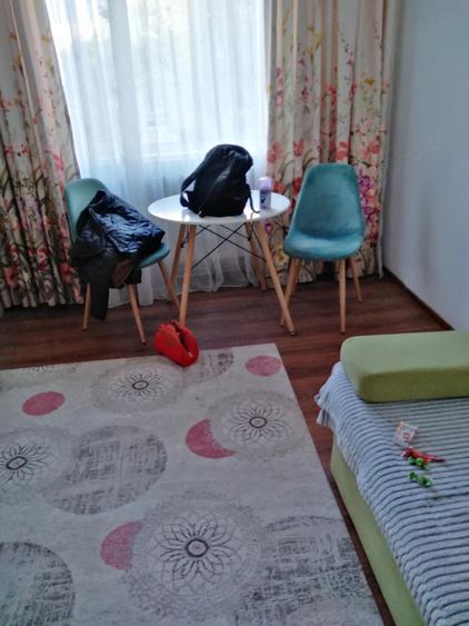 Apartament cu 3 camere decomandat în Exterior Vest