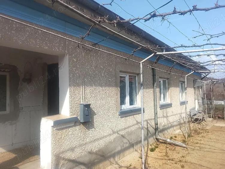 Vind casa cu anecxe - 1