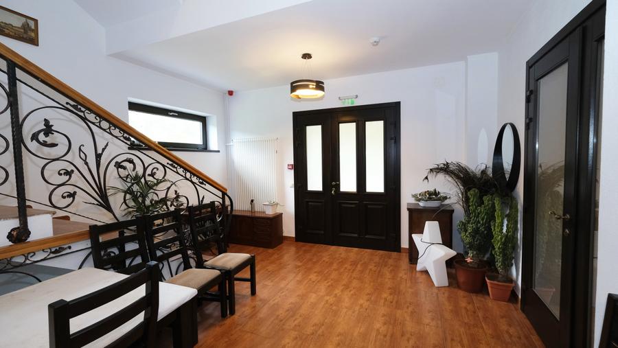 Vanzare pensiune noua complet functionala superba Prahova padure priveliste - 20