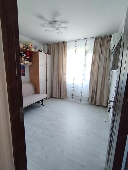 Vand apartament 2 camere - 2