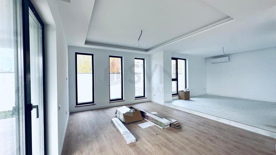 REV2004640 Vila de vanzare cu panouri solare - 2