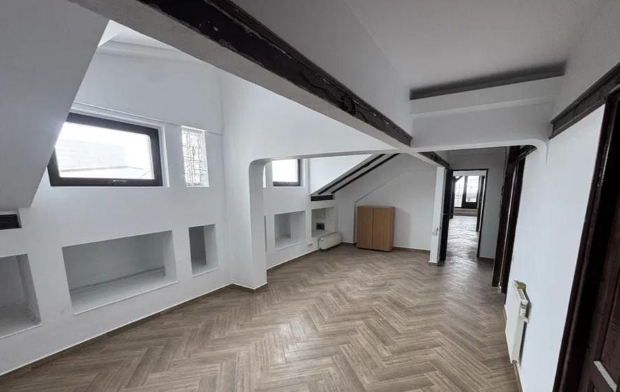 spatiu birouri mansarada |Titulescu | Banu Manta - 1