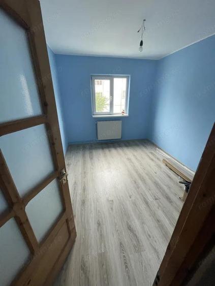 De vanzare apartament cu 3 camere, etajul 2, Dealul Florilor - 8
