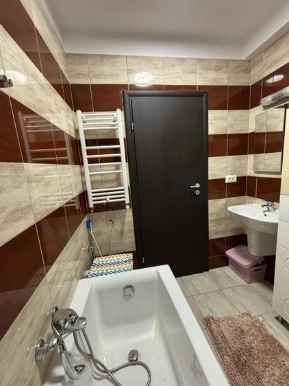 Apartament cu 2 camere decomandat, mobilat în Roșu