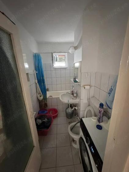 Apartament cu 2 camere nedecomandat în Cetate