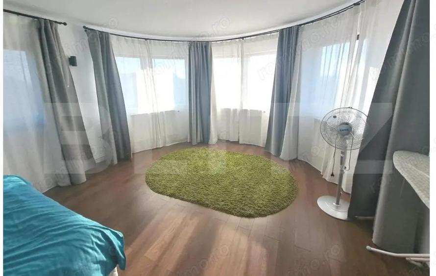 Casă cu Teren 1500 Mp în Hălchiu