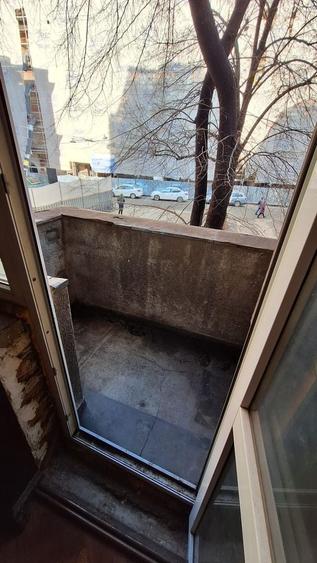 Apartament cu 3 camere semidecomandat în Centrul Istoric