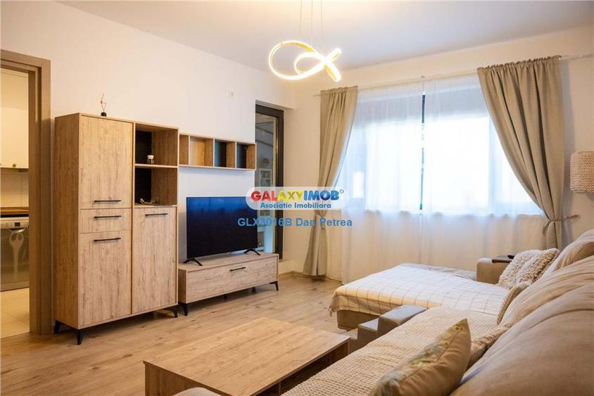 Apartament cu 3 camere semidecomandat, mobilat în Băneasa