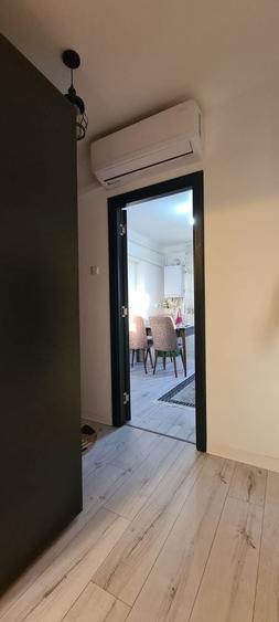 Apartament cu 3 camere decomandat, mobilat în Piața Centrală