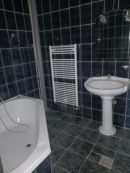 Casă cu 4 camere cu Teren 1000 Mp în Central