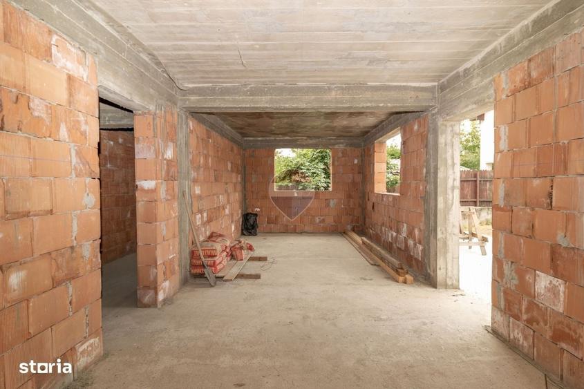 Casă cu 4 camere în Balotești
