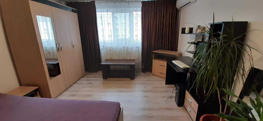 Garsonieră decomandată în Tineretului
