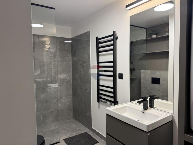 Apartament cu 2 camere semidecomandat, mobilat în Gară