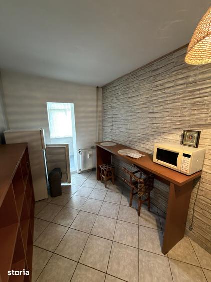 Apartament 2 camere etaj 2 zona Liceului Economic - 1