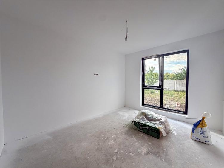 Duplex cu 5 camere cu Canalizare în Ghiroda