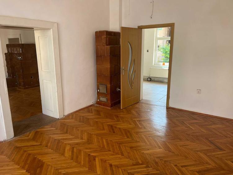 Spațiu comercial, de 150 mp, în Ultracentral