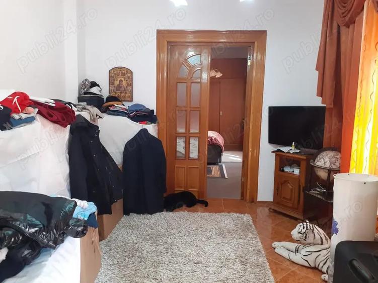 Casă cu 6 camere cu Teren 283 Mp în Școlilor