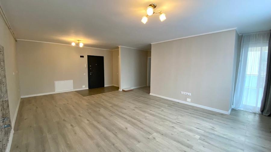 Apartament cu 3 camere semidecomandat în Florești