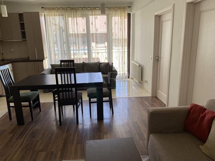Apartament cu 3 camere semidecomandat, mobilat în Florești