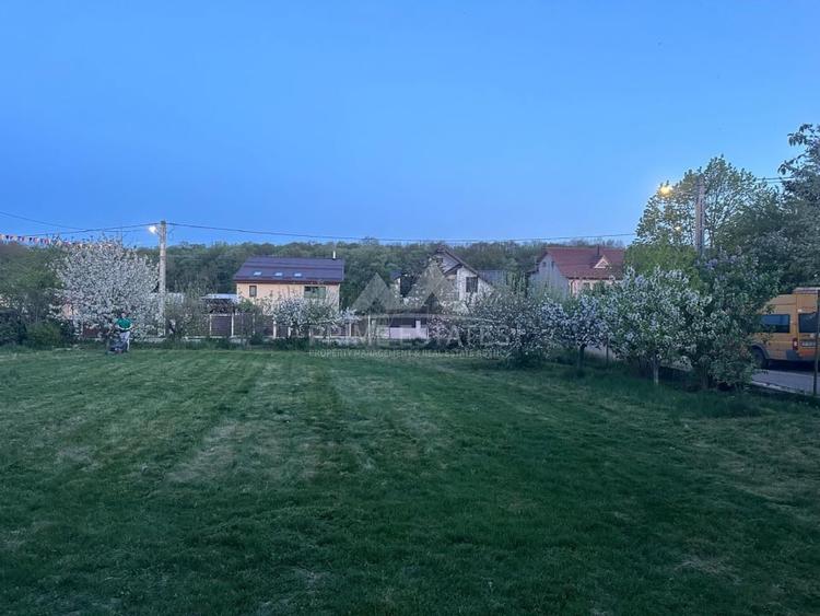 Teren Construcții intravilan de 1350 mp, în Periș