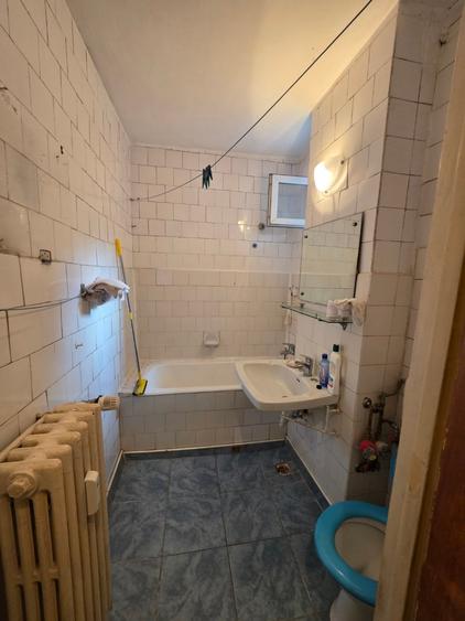 Apartament cu 4 camere semidecomandat în Titan