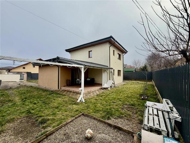 Casă individuală cu 4 camere cu Canalizare în Miroslava