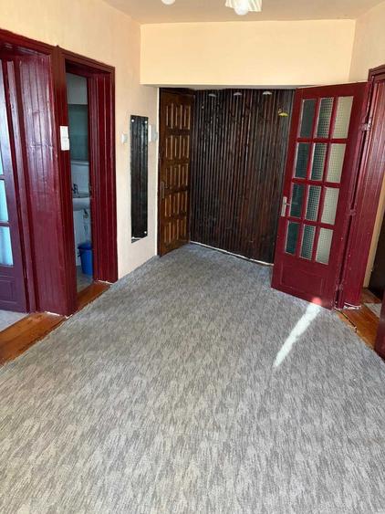 Apartament cu 2 camere semidecomandat în Intim