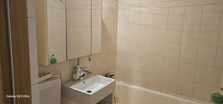 Apartament cu 2 camere semidecomandat în Giurgiului