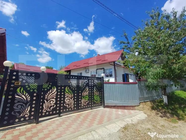 Casă cu 2 camere cu Teren 3500 Mp în Central